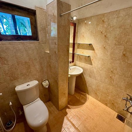 Brinkhouse Guesthouse , Unawatuna Beach Buitenkant foto