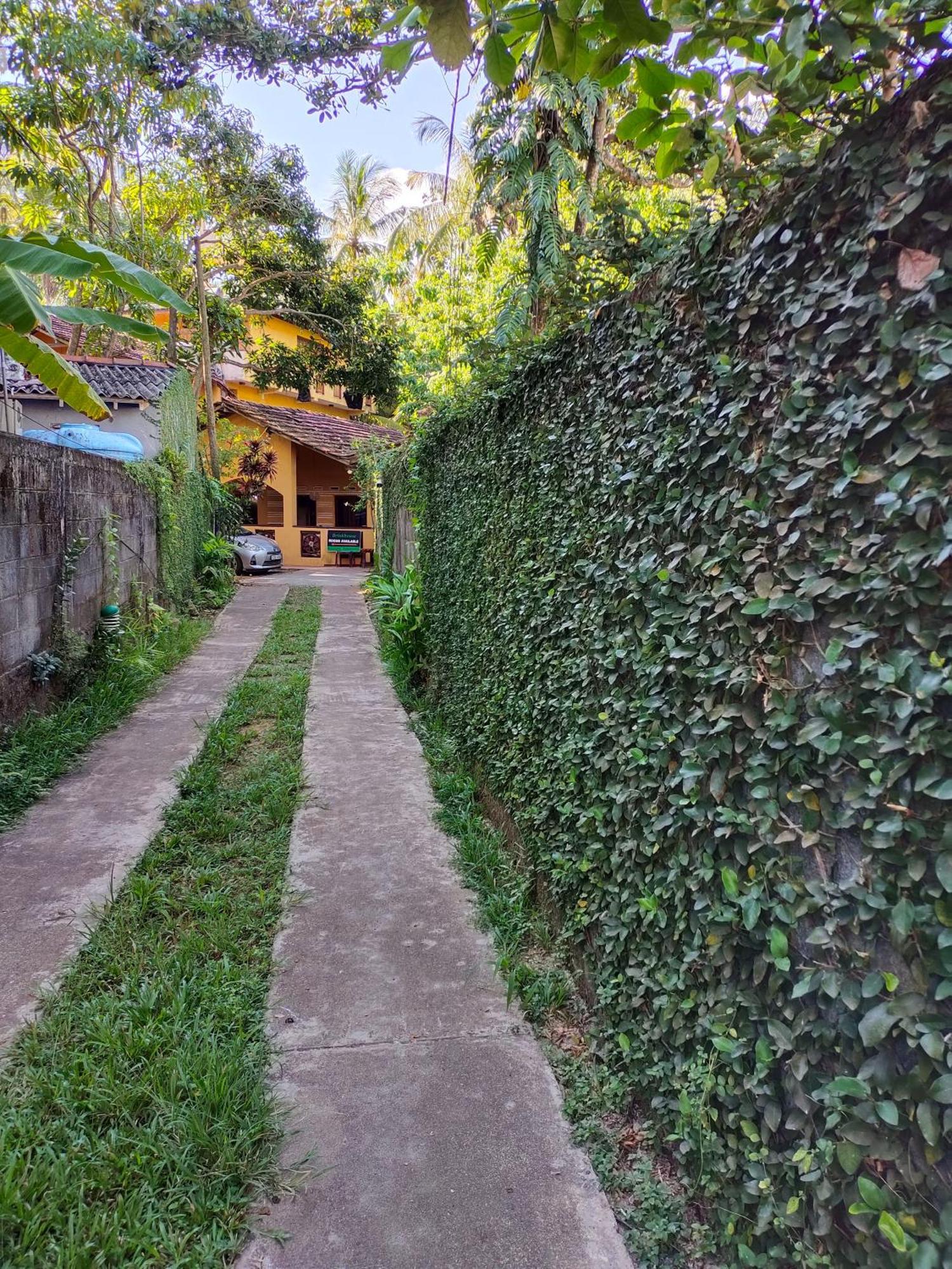 Brinkhouse Guesthouse , Unawatuna Beach Buitenkant foto