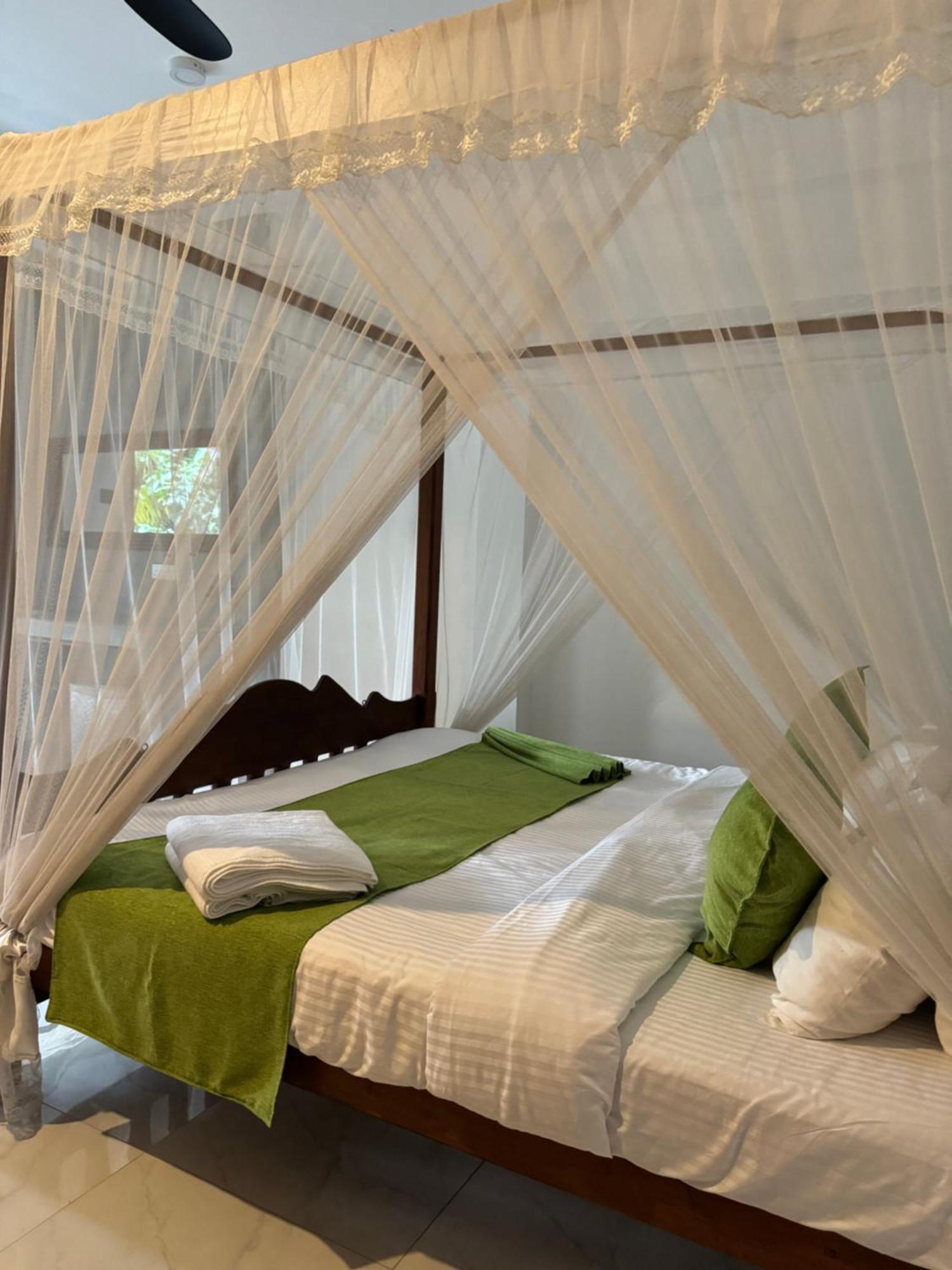 Brinkhouse Guesthouse , Unawatuna Beach Buitenkant foto