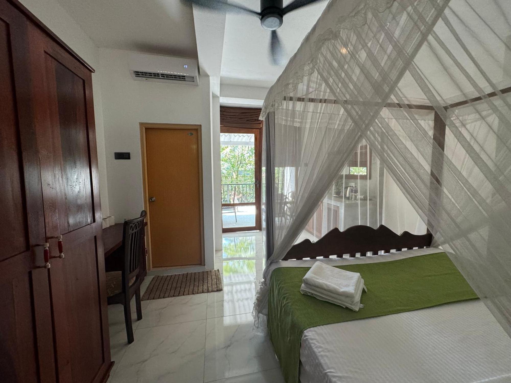 Brinkhouse Guesthouse , Unawatuna Beach Buitenkant foto
