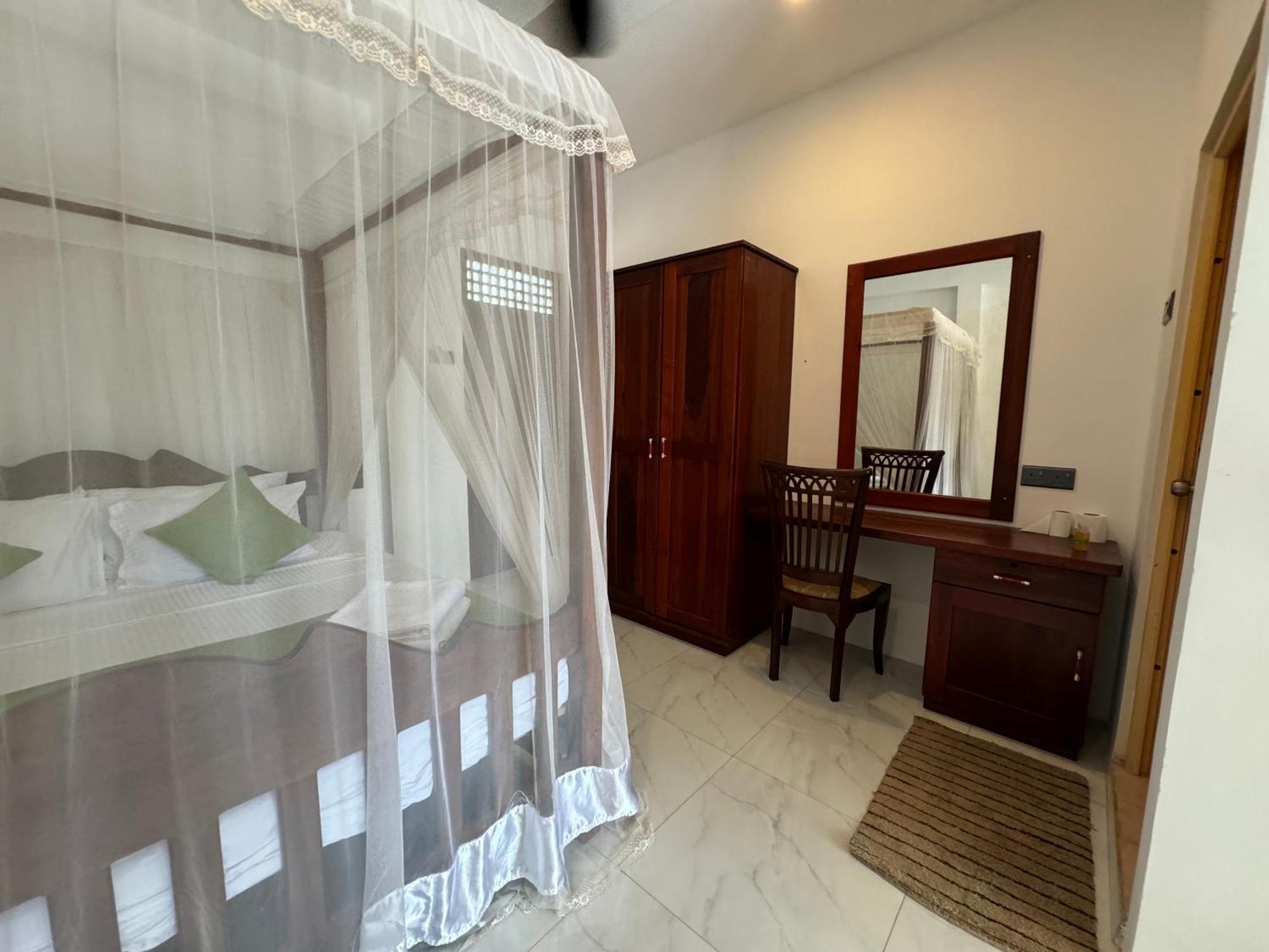 Brinkhouse Guesthouse , Unawatuna Beach Buitenkant foto