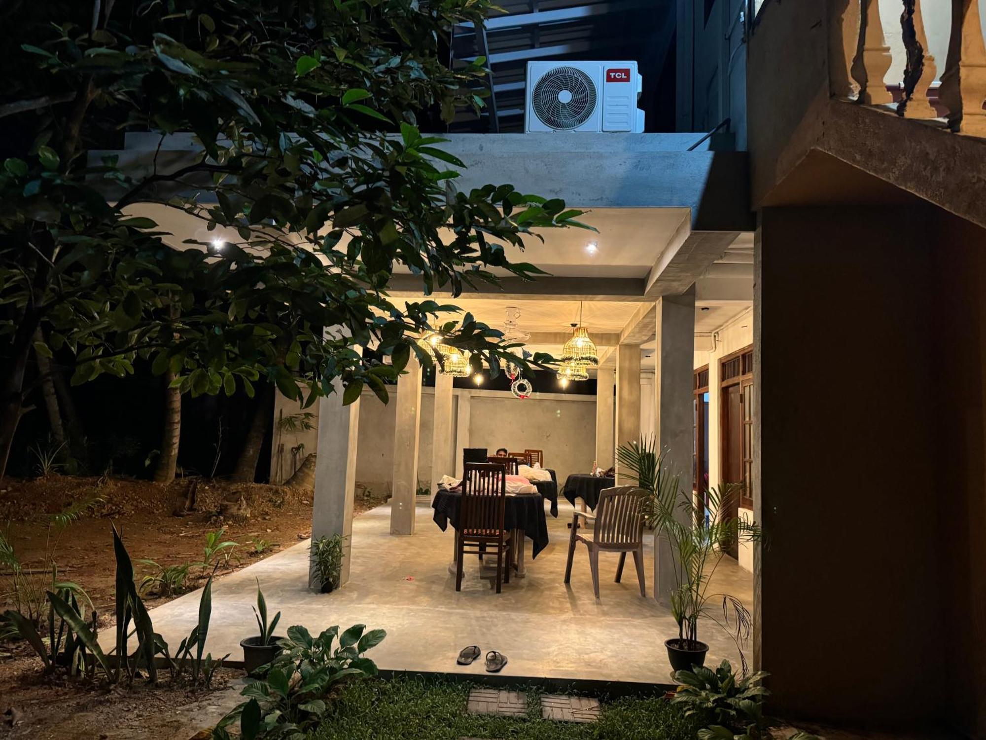 Brinkhouse Guesthouse , Unawatuna Beach Buitenkant foto